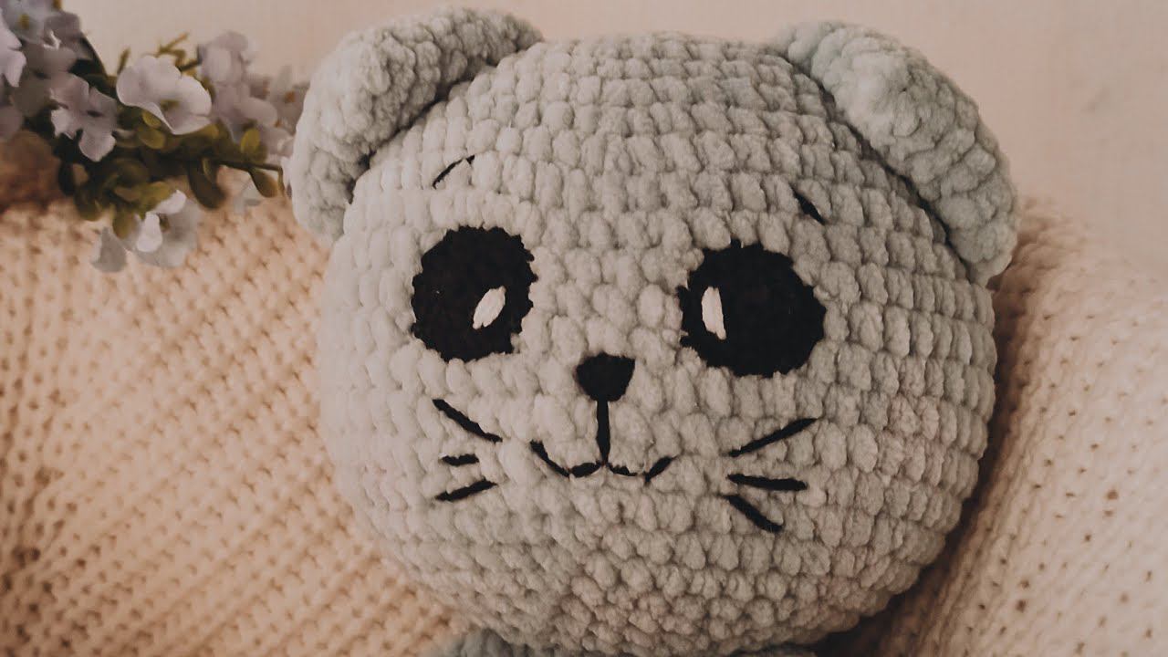 Обзор на мастер класс по вязанию влюбленного котика крючком. смотреть онлайн