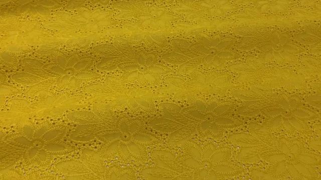 Шитье "Роскошь", цв.темно-желтый, общ.шир.1.46 м., шир. вышит.части 1.32 м, батист АРТ 10842 смотреть онлайн