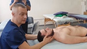 Видеоурок #23 курса "Массажист-профессионал". Массаж мышц шеи, надплечья и плече-лопаточной зоны.
