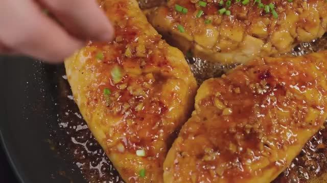 Сочная КУРИНАЯ ГРУДКА В ЧЕСНОЧНО МЕДОВОМ СОУСЕ ,как в ресторане,лучший рецепт!