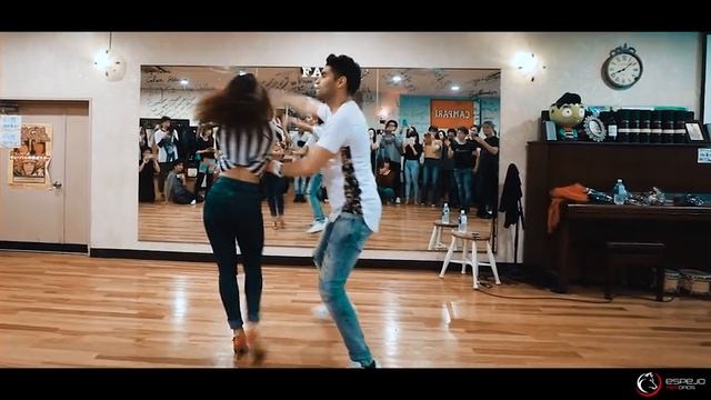 Grupo Extra / Olvidarte Marco & Sara - смотреть онлайн