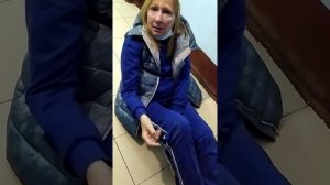 Наташка пьяная в 2:37 ночи - стучит в двери.
