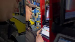 Проверка пневмоподвески на Mercedes 221. Провели различные тесты.