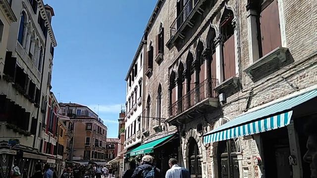 Не туристическая Венеция, уже без камеры, настроение "0" смотреть онлайн