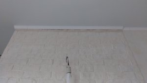 Плинтуса на натяжной потолок