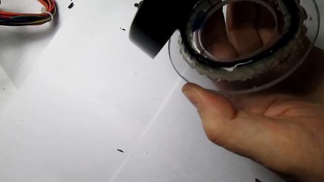 Часть 6 1 7 Малыш FM2 Катушка Приклеиваем катушку и крышку к основанию смотреть онлайн