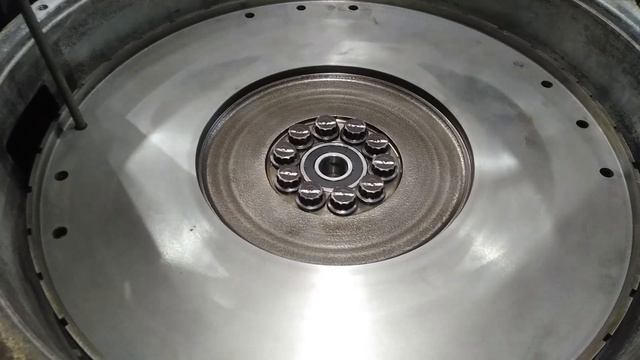 Мерседес Актрос 2641. Часть 10. Установка сцепления. смотреть онлайн