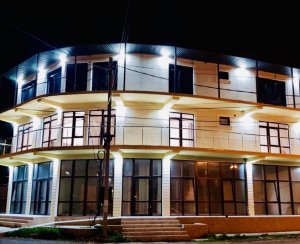 Отдых в Вардане бронирование. Снять жилье в Вардане недорого частный сектор. «Парус» гостевой дом