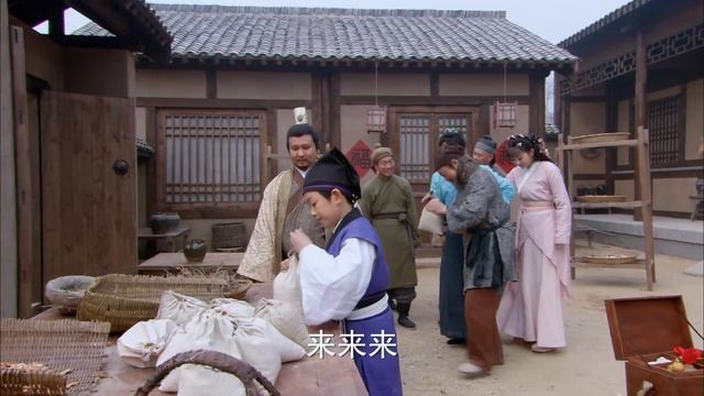 EngSub《莲花谣》▶EP 18 | 闭月羞花的#郭珍霓 与侯府少爷私定终身却遭到父母反对，被杨家小姐设计嫁给弱智少爷！#杨幂【FULL】