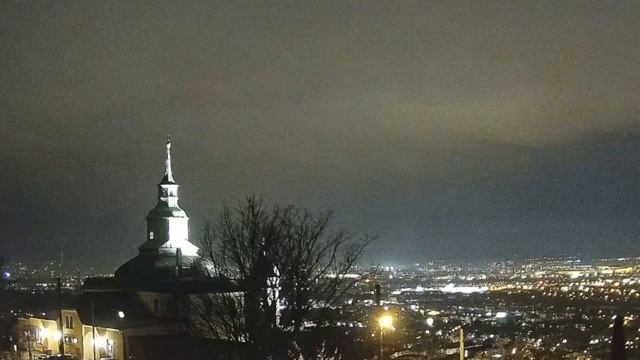 Почему на кладбище нельзя смотреть на чужие могилы: приметы, которые приносят беду