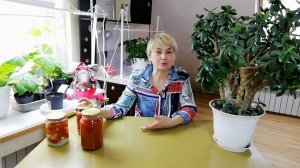 Невысокий малиновый гигант - огромный розовый томат