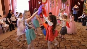 Шуточный танец: "Яблонька"