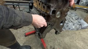 Rebuilding an excavator engine: prepping the block (Hitachi EX120-2/Isuzu 4BD1T)