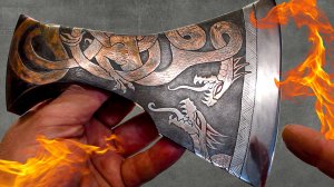 Медный дракон на старом топоре. Я никогда не делал такого топора.