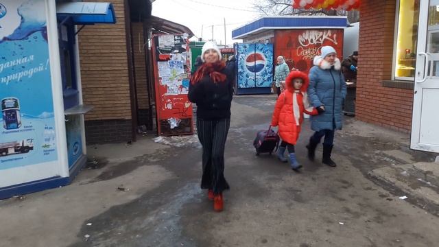 Танцы на улице. Создаём людям весёлое настроение, вносим в атмосферу позитив :))