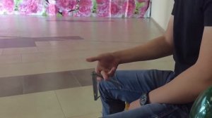 Как крутить нож бабочку Slow-motion