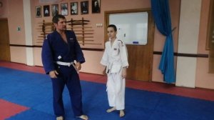 Как научиться делать подсечку боковую (в голень) в боевых условиях