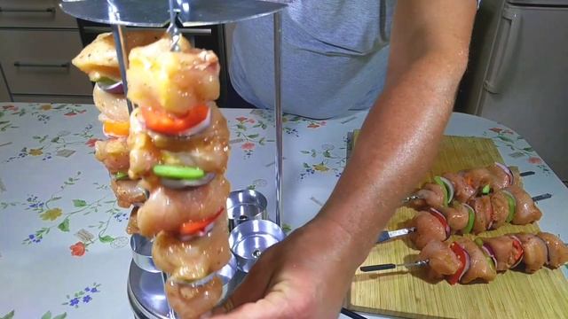 Шашлык из курицы в электро шашлычнице на кухне. Очень удобно! смотреть онлайн