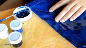 Как замаскировать трещину на лаковой сумке