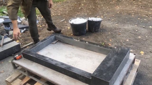 Сколько сыпать крошки в цветник