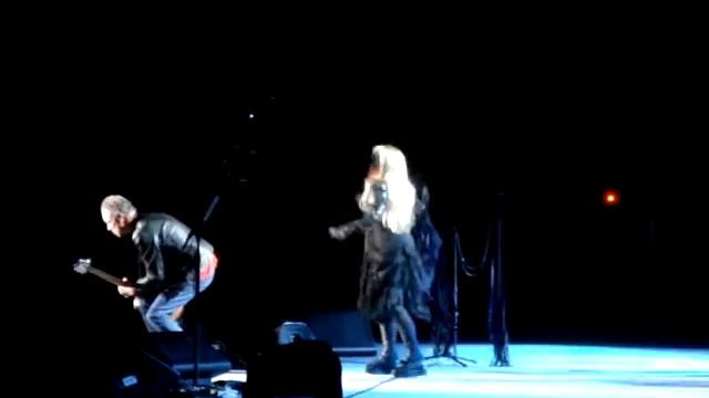 Fleetwood Mac - The Chain (guitar solo) Brisbane 15 Dec 2009 смотреть онлайн