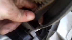 Осмотр состояния ремня ГРМ гранта (обнаружен странный шум и неработающий натяжитель)