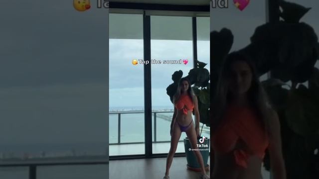 сексуальные девушки в Tik Tok