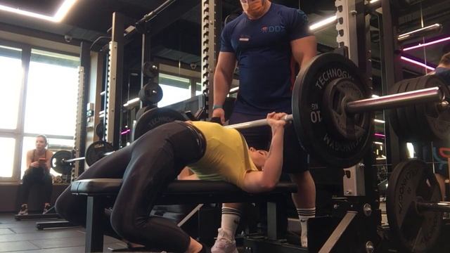 Синглы10.Д5.2.Жим лежа пауза 1 сек на груди 50кгх4 (4.06.21) смотреть онлайн