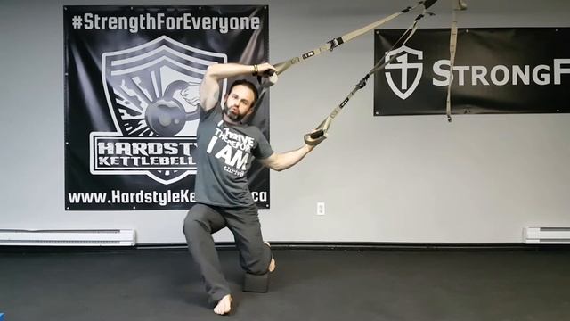 TRX QL Lunge Stretch смотреть онлайн