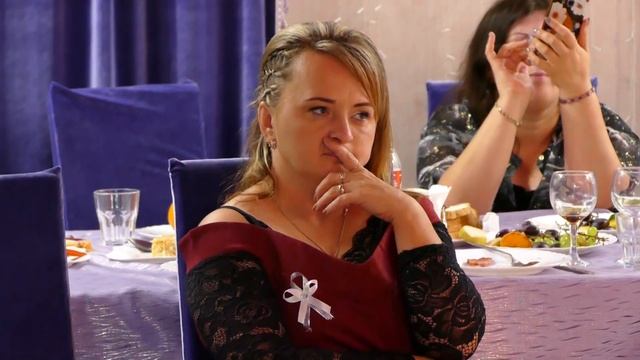 ГУРТ ДРУЗІ - ОЙ БОЛИТЬ МНЯ ГОЛІВОНЬКА. ВЕСІЛЬНА ПОЛЬКА. @yaremaweddingstudio2420 @narodni_pisni смотреть онлайн