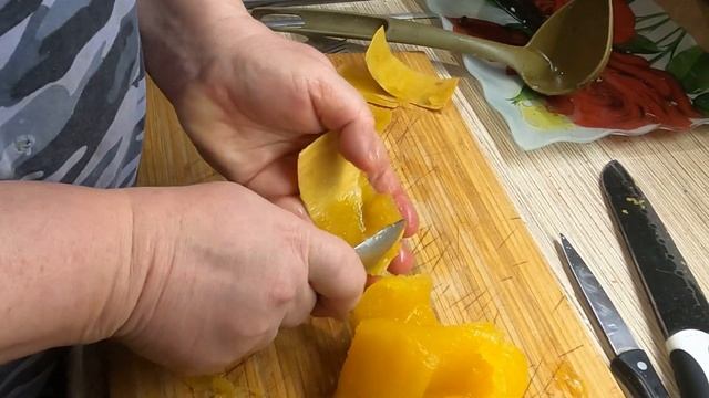 Чем кормить кур зимой.