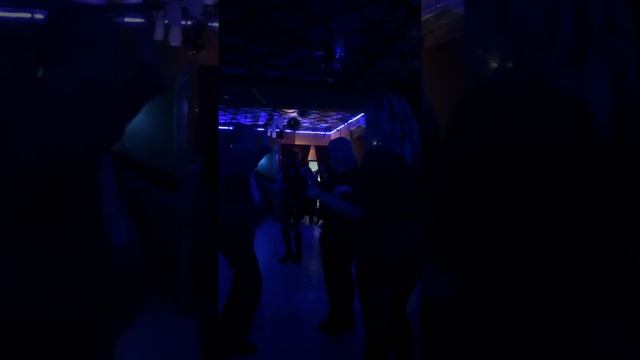 КАФЕ РАФАЭЛЬ , ДЕВОЧКИ ТАНЦУЮТ смотреть онлайн