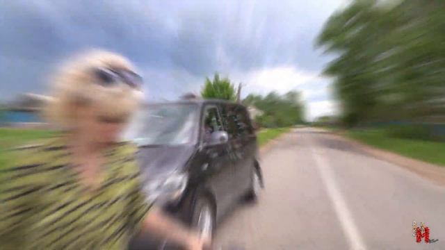 Транспорт свободы. Электросамокат на городских улицах набирает обороты. смотреть онлайн