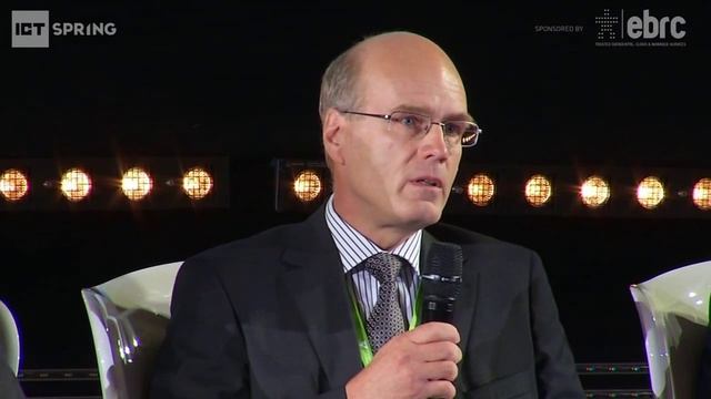 Panel Discussion: How to solve the data protection equation смотреть онлайн