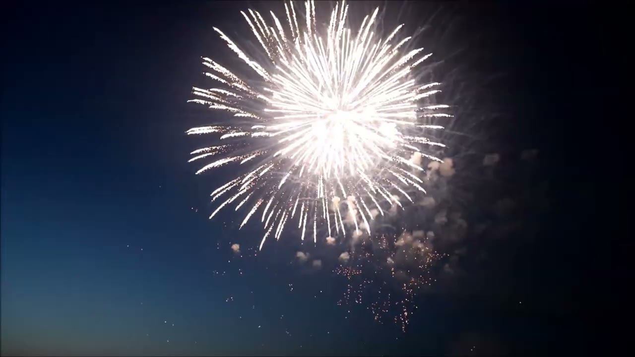 Салют в День города Кинешма: 2023 год смотреть онлайн