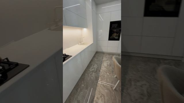 ПРЕМИАЛЬНАЯ МЕБЕЛЬ С ФАСАДОМ RAUVISIO CRYISTAL от REHAU