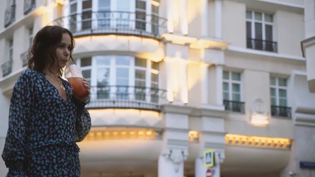 Life style video wooman portrait смотреть онлайн