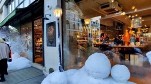 Стрит стайл в Лондоне.  Уличная мода . Красивые  тренды одежды .