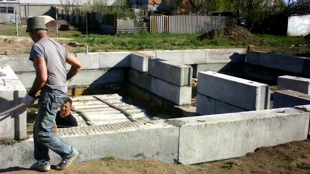Строительство дома 3 часть - Фундамент ФБС Блоки смотреть онлайн