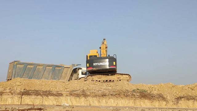 mud loading work to SM enterprice. Hyundai excavator truck loading work. 2023 смотреть онлайн