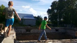 Мальчик на заброжке сломал ногу