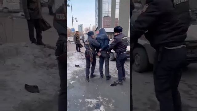 Жесткое задержание догхантера во Владивостоке