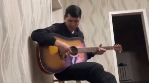 Аман черный на гитаре!