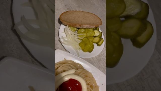 Макароны с жареными сосисками.#еда #мукбанг #вкусно #mukbang #ужин #сосиски #спагетти #asmr смотреть онлайн