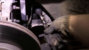 замена переднего левого наконечника на автомобиле: Opel Zafira