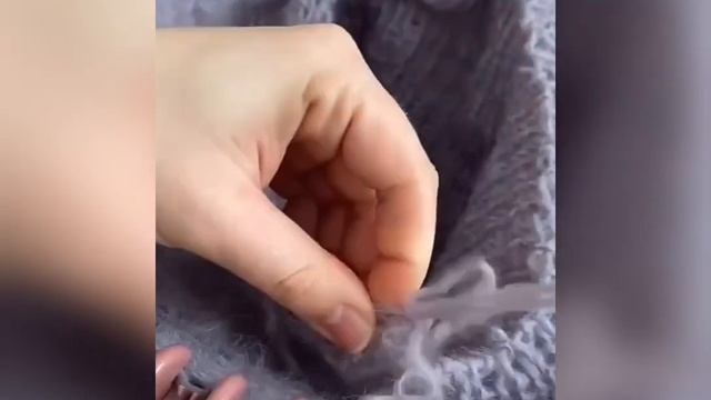 Как заканчивать процесс вязания шапки на зиму Закрытие макушки шапки #shorts смотреть онлайн