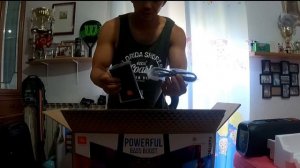 unboxing JBL Party BOX ON THE GO