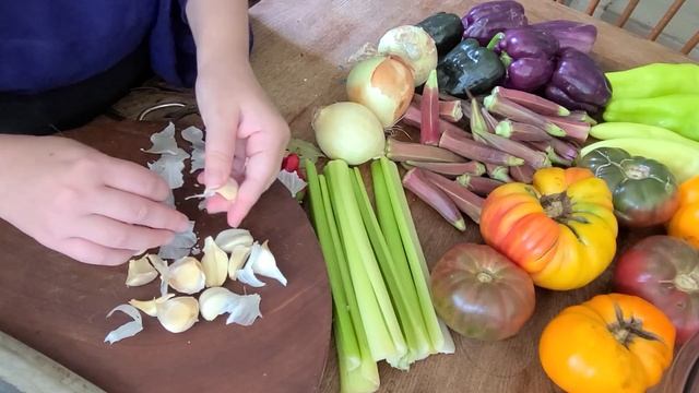 Southern Kitchen Witch - Frog Leg Gumbo - History and Recipe смотреть онлайн