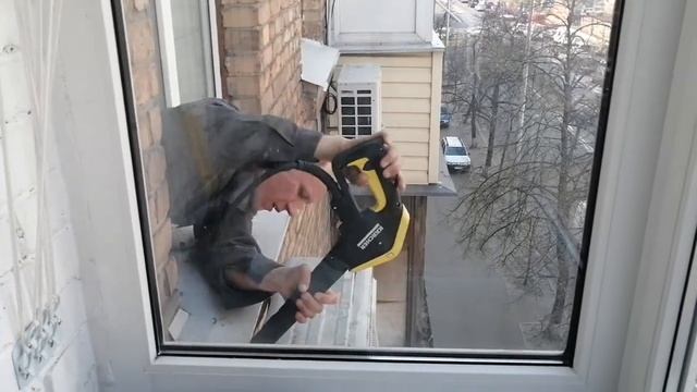 Чистка наружного блока кондиционера мини мойкой Karcher. смотреть онлайн
