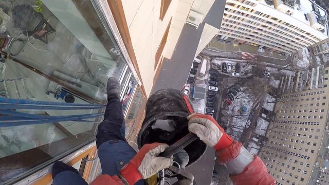 МСК ПРОМТЕХАЛЬП - работы по герметизации стеклянных фасадов методом промышленного альпинизма
